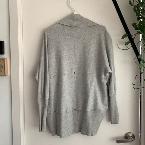 Wilfred Classic Cardigan - Picture 2 of 2